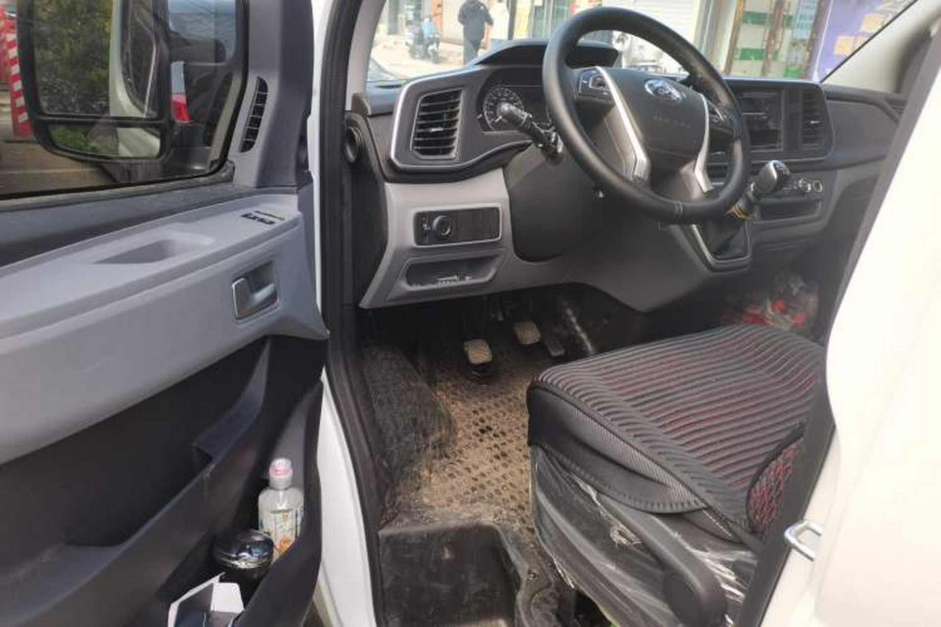 Used SAIC MAXUS Xintu V80  Driver Seat