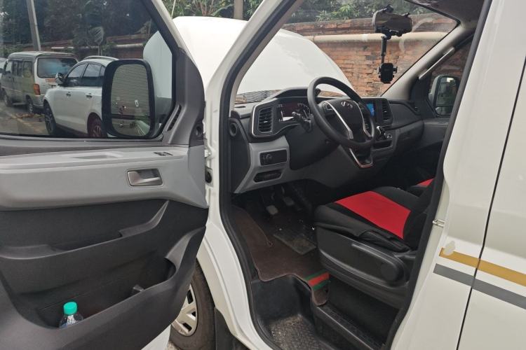 Used SAIC MAXUS Xintu V80 2025 PRO Aoyuntong 2.0T Manual Short Wheelbase Mid-Height 5/6-Seater Driver Seat