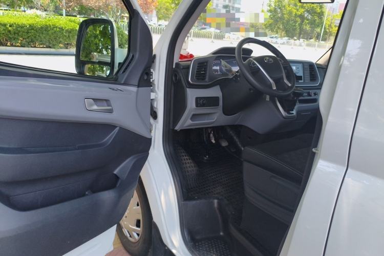 Used SAIC MAXUS Xintu V80 2025 PRO Aoyuntong 2.0T Automatic Short Wheelbase Ultra-Low Roof 5/6-Seater Driver Seat