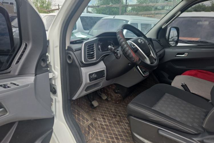 Used SAIC MAXUS Xintu V80 2025 PRO Aoyuntong 2.0T Manual Long Wheelbase Mid-Height 6/7/8/9-Seater Driver Seat