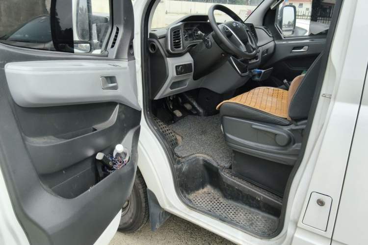 Used SAIC MAXUS Xintu V80  Driver Seat