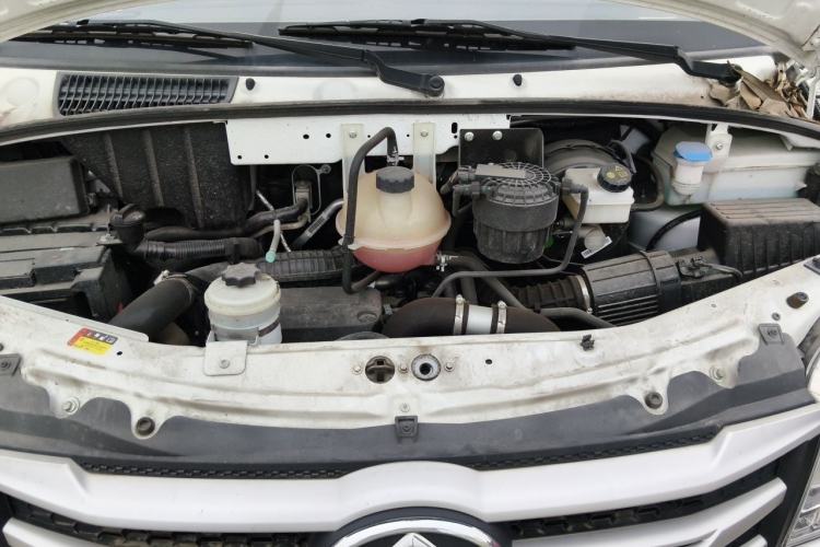 Used SAIC MAXUS Xintu V80  Engine Bay