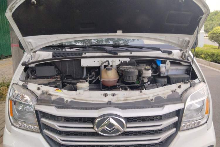 Used SAIC MAXUS Xintu V80  Engine Bay