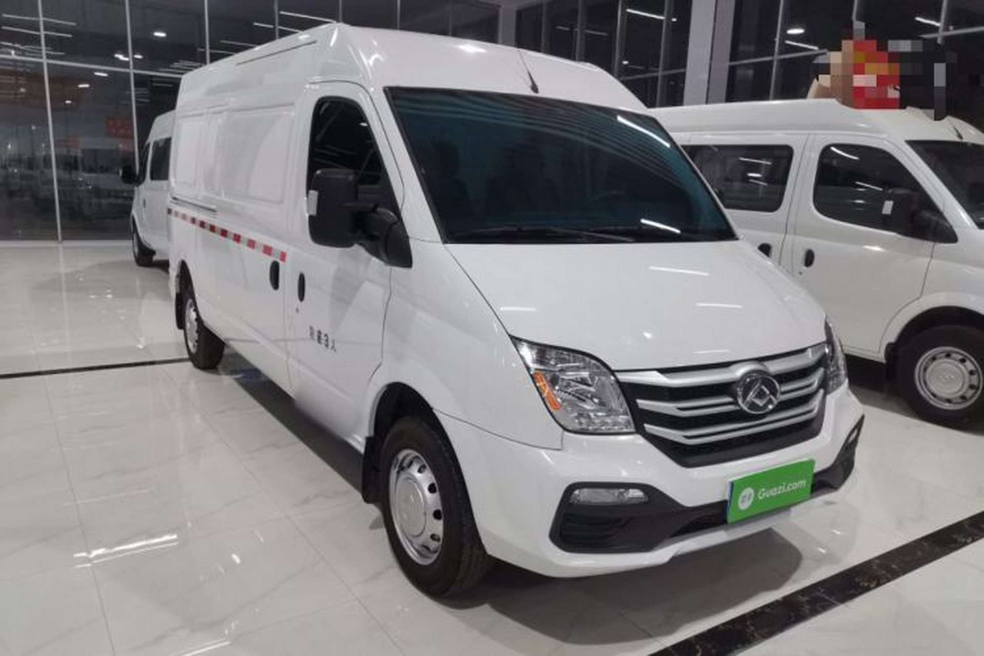 Used SAIC MAXUS Xintu V80 2025 Value Edition City Distribution King 2.0T Manual Long Wheelbase Mid-Roof 127 Ps 3 Seats Exterior 2
