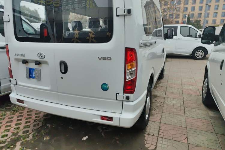 Used SAIC MAXUS Xintu V80 2025 Value Edition Aoyuntong 2.0T Manual Short Wheelbase Mid-Height 127 Ps 5/6 Seats Exterior 3