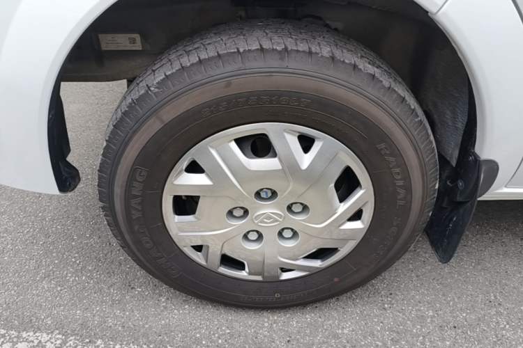 Used SAIC MAXUS Xintu V80 2025 PRO Aoyuntong 2.0T Automatic Long-Wheelbase Mid-Roof Model with 6/7/8/9 Seats Exterior 4