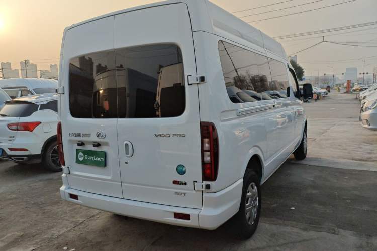 Used SAIC MAXUS Xintu V80 2025 PRO Aoyuntong 2.0T Automatic Long-Wheelbase Mid-Roof Model with 6/7/8/9 Seats Exterior 5