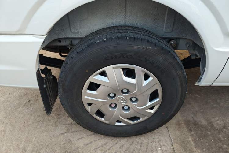 Used SAIC MAXUS Xintu V80 2025 PRO Aoyuntong 2.0T Automatic Long-Wheelbase Mid-Roof Model with 6/7/8/9 Seats Exterior 8