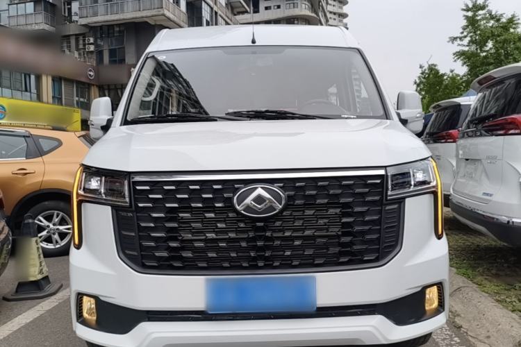 Used SAIC MAXUS Xintu V80 2025 PRO Aoyuntong 2.0T Automatic Long-Wheelbase Mid-Roof Model with 6/7/8/9 Seats Front