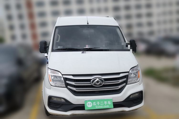 Used SAIC MAXUS Xintu V80 2025 Value Edition Aoyuntong 2.0T Manual Long Wheelbase Mid-Height Design 127 Ps 6/7/9-Seater Front