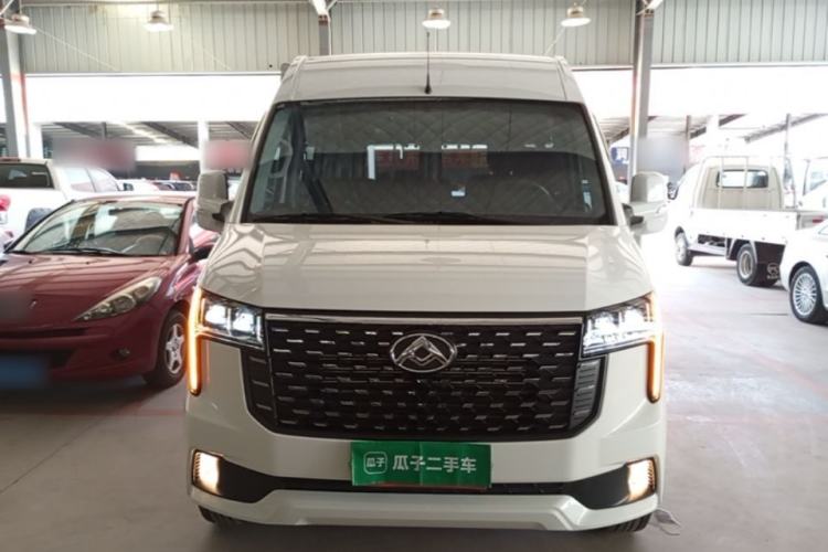 Used SAIC MAXUS Xintu V80 2025 PRO Aoyuntong 2.0T Automatic Short Wheelbase Mid-Height 5/6-Seater Front