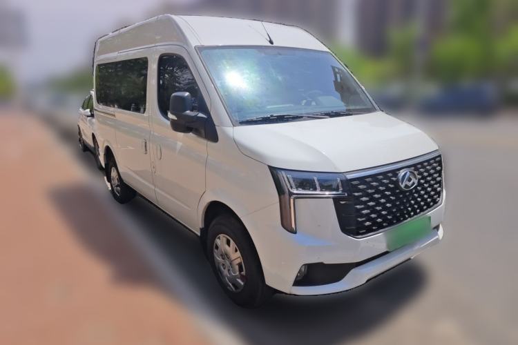 Used SAIC MAXUS Xintu V80 2025 Value Edition Aoyuntong 2.0T Manual Short Wheelbase Mid-Height 127 Ps 5/6 Seats Front Right 45 Deg
