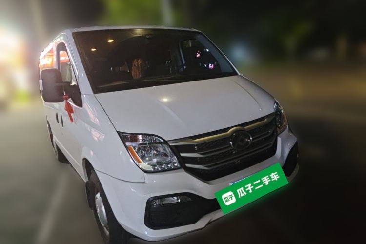 Used SAIC MAXUS Xintu V80 2025 Value Edition Aoyuntong 2.0T Manual Short Wheelbase Ultra-Low Roofline 127 Ps 5/6 Seats Front Right 45 Deg