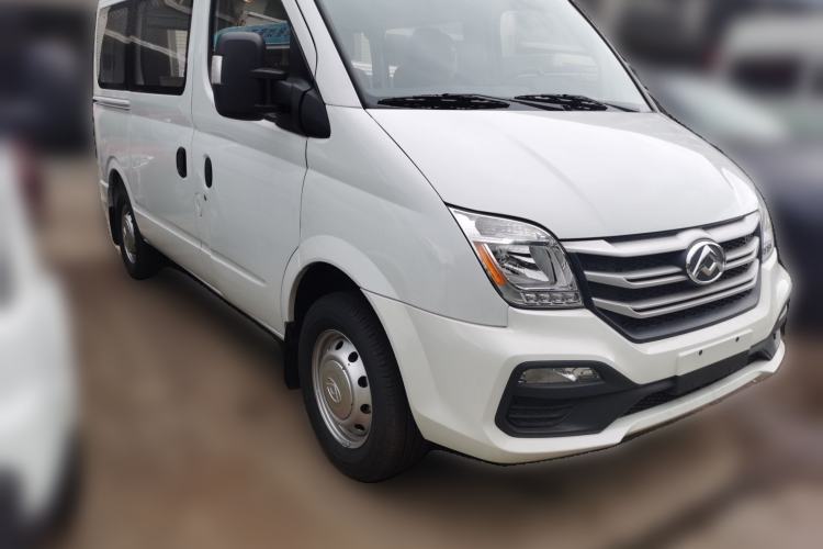 Used SAIC MAXUS Xintu V80 2025 Value Edition Aoyuntong 2.0T Manual Short Wheelbase Ultra-Low Roofline 127 Ps 5/6 Seats Front Right 45 Deg