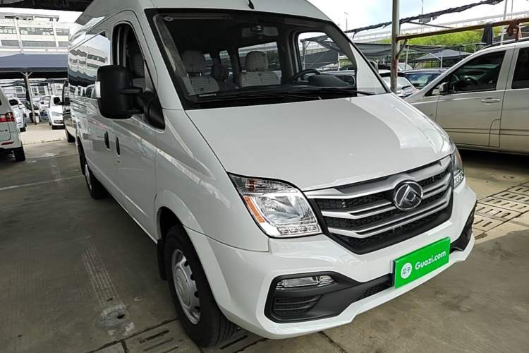 Used SAIC MAXUS Xintu V80 2025 Value Edition Aoyuntong 2.0T Manual Long Wheelbase Mid-Height Design 127 Ps 6/7/9-Seater Front Right 45 Deg