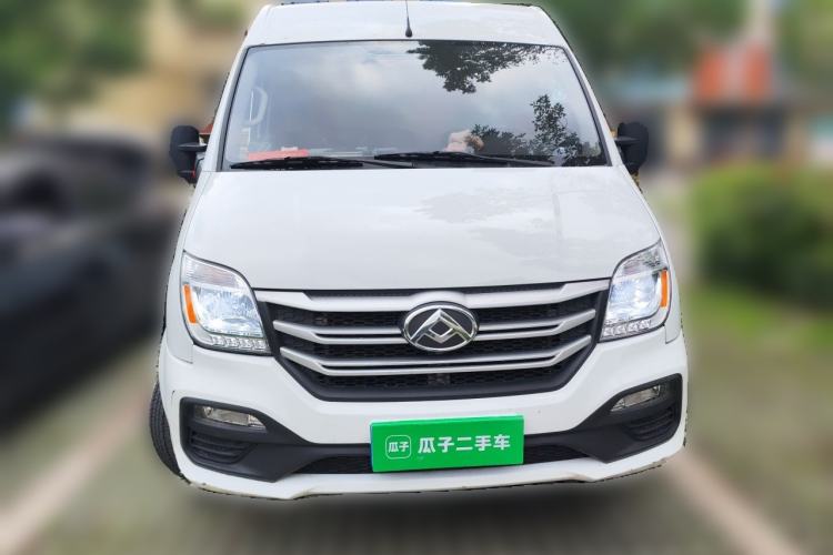 Used SAIC MAXUS Xintu V80 2025 Value Edition City Distribution King 2.0T Manual Short Wheelbase Mid-Roof 127 Ps 3 Seats Front