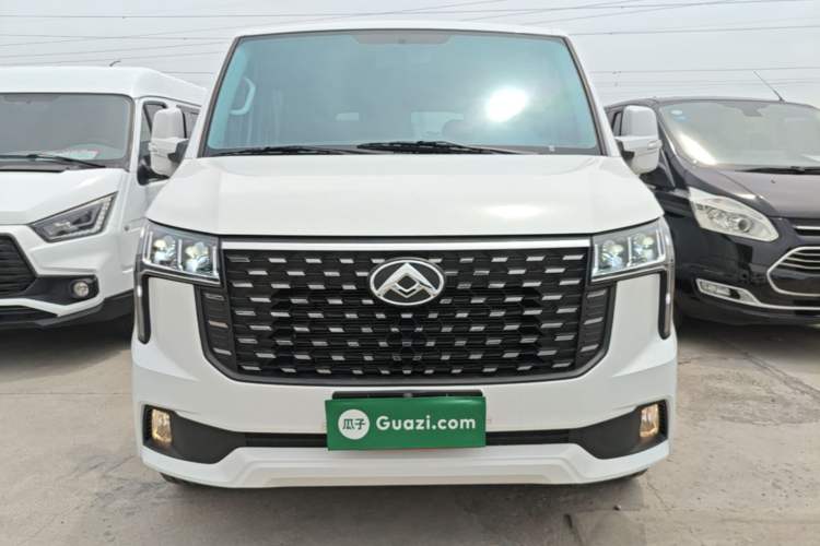 Used SAIC MAXUS Xintu V80 2025 PRO Aoyuntong 2.0T Manual Short Wheelbase Ultra-Low Roof 5/6-Seater Front