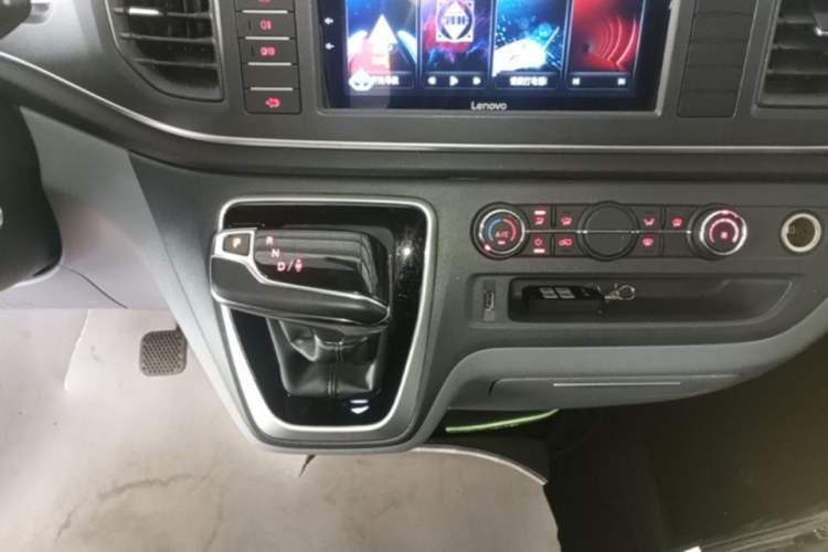 Used SAIC MAXUS Xintu V80 2025 PRO Aoyuntong 2.0T Automatic Short Wheelbase Mid-Height 5/6-Seater Gear Lever