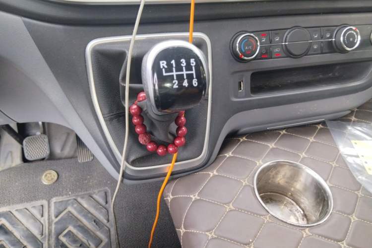 Used SAIC MAXUS Xintu V80  Gear Lever