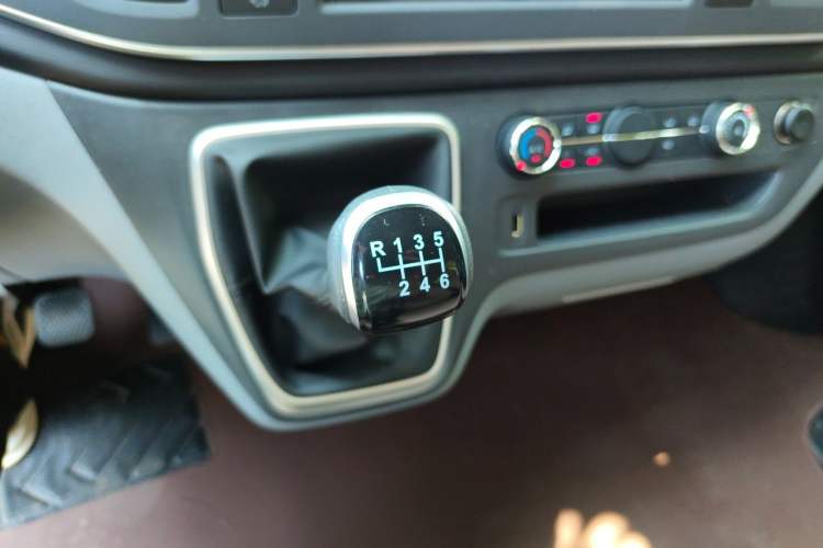 Used SAIC MAXUS Xintu V80  Gear Lever