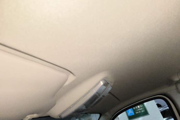 Used SAIC MAXUS Xintu V80 2025 PRO Aoyuntong 2.0T AMT Short Wheelbase Ultra-Low Roof 5/6 Seats Headliner