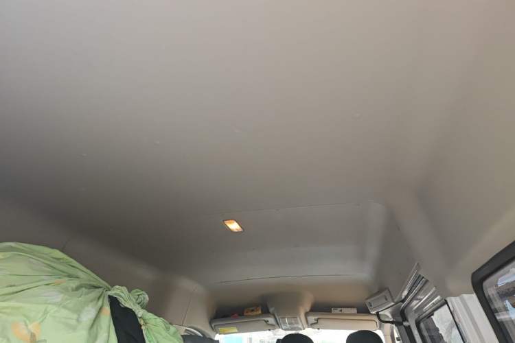 Used SAIC MAXUS Xintu V80 2025 PRO Aoyuntong 2.0T Manual Short Wheelbase Mid-Height 5/6-Seater Headliner