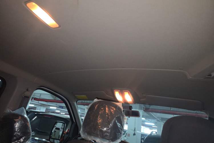 Used SAIC MAXUS Xintu V80  Headliner