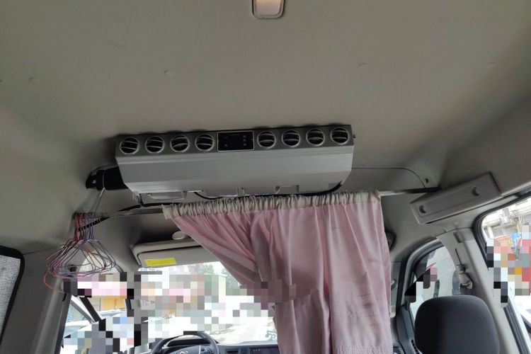 Used SAIC MAXUS Xintu V80 2025 PRO Aoyuntong 2.0T Manual Long Wheelbase Mid-Height 6/7/8/9-Seater Headliner