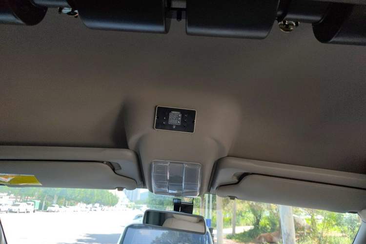 Used SAIC MAXUS Xintu V80  Headliner