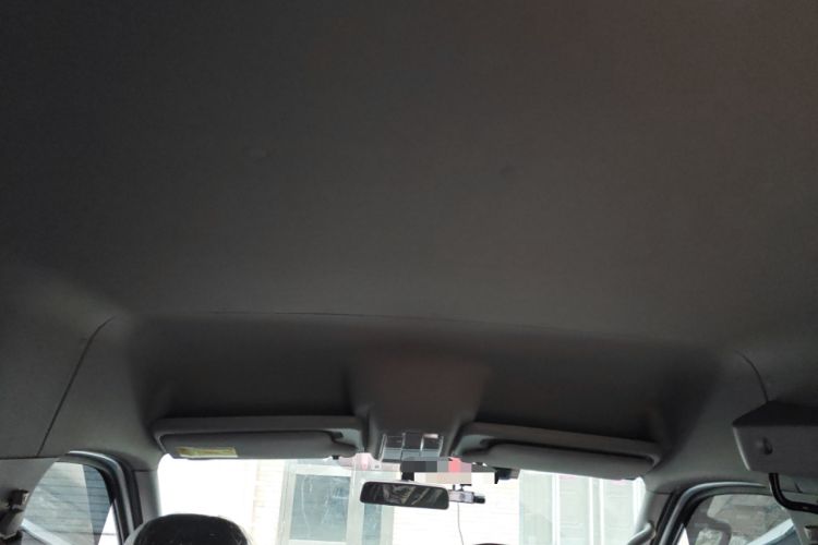 Used SAIC MAXUS Xintu V80 2025 PRO Aoyuntong 2.0T Manual Short Wheelbase Mid-Height 5/6-Seater Headliner