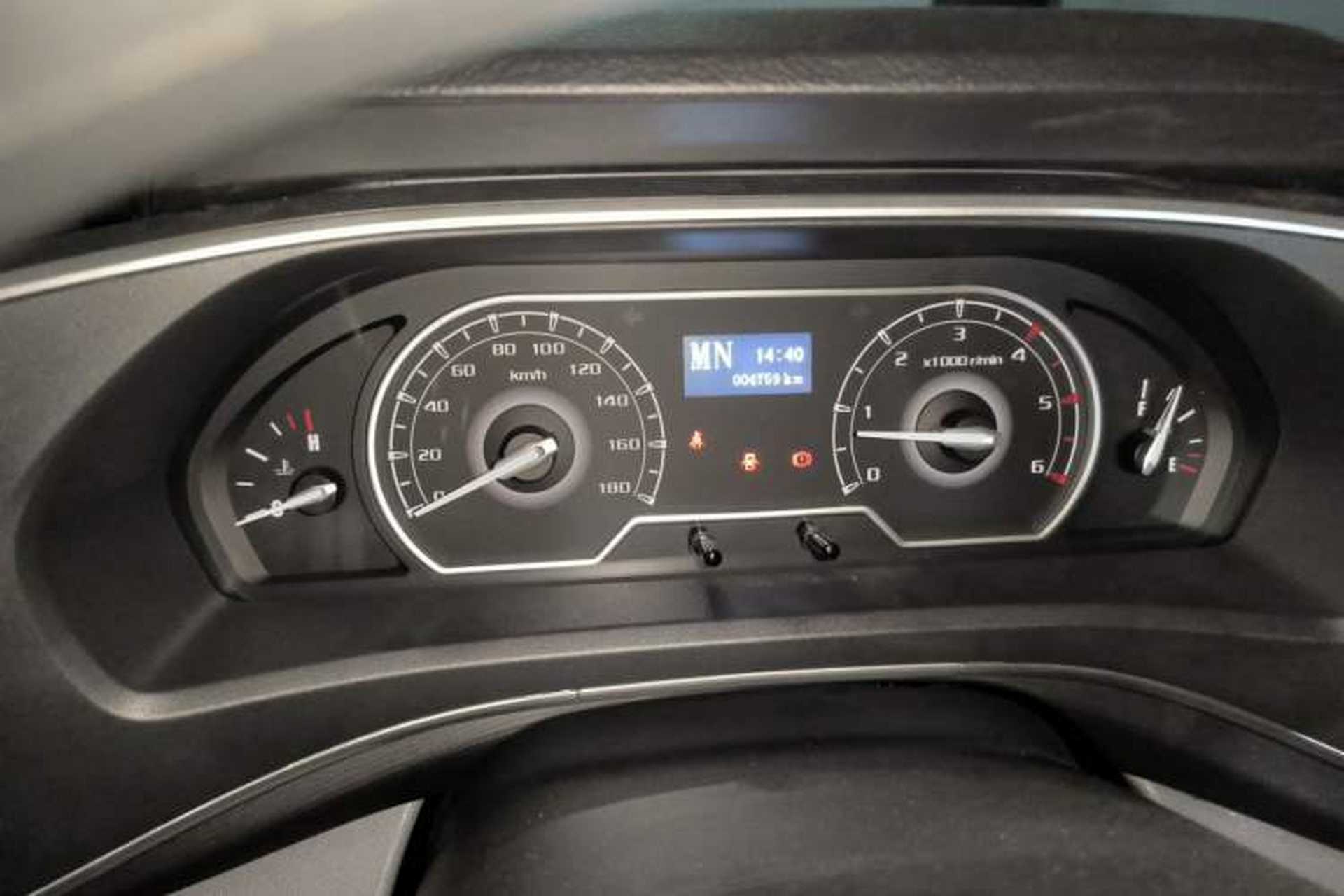 Used SAIC MAXUS Xintu V80 2025 PRO Aoyuntong 2.0T AMT Short Wheelbase Ultra-Low Roof 5/6 Seats Instrument Cluster