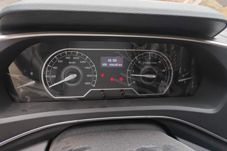 Used SAIC MAXUS Xintu V80 2025 PRO Aoyuntong 2.0T Manual Short Wheelbase Mid-Height 5/6-Seater Instrument Cluster