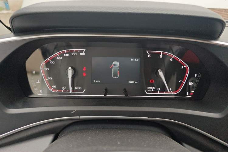 Used SAIC MAXUS Xintu V80 2025 PRO Aoyuntong 2.0T Manual Short Wheelbase Mid-Height 5/6-Seater Instrument Cluster