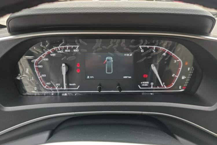 Used SAIC MAXUS Xintu V80 2025 PRO Aoyuntong 2.0T Manual Short Wheelbase Ultra-Low Roof 5/6-Seater Instrument Cluster