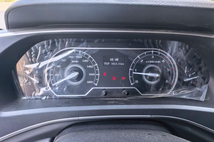 Used SAIC MAXUS Xintu V80 2025 Value Edition Aoyuntong 2.0T Manual Short Wheelbase Ultra-Low Roofline 127 Ps 5/6 Seats Instrument Cluster