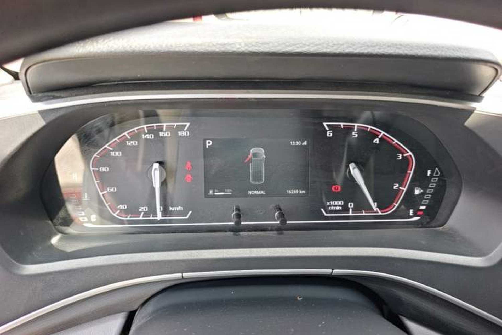 Used SAIC MAXUS Xintu V80 2025 PRO Aoyuntong 2.0T Automatic Short Wheelbase Ultra-Low Roof 5/6-Seater Instrument Cluster