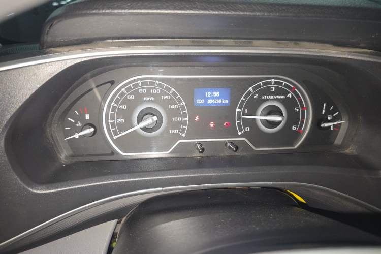 Used SAIC MAXUS Xintu V80  Instrument Cluster