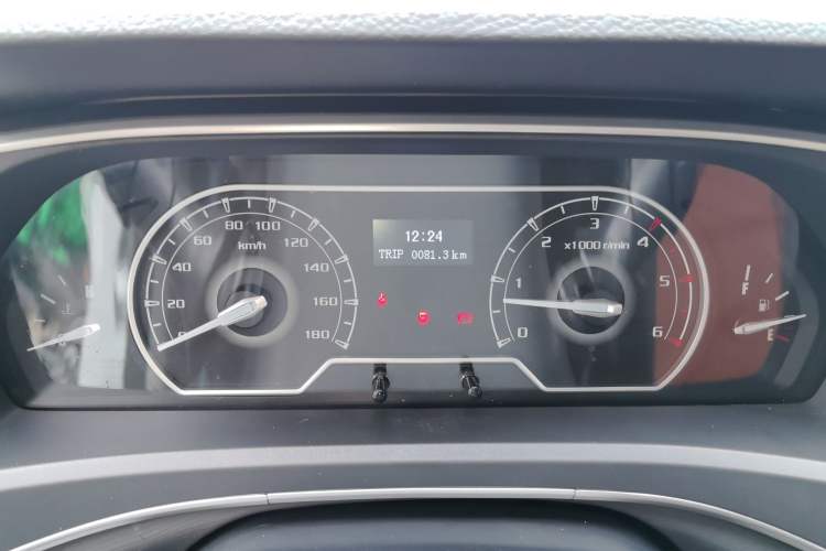 Used SAIC MAXUS Xintu V80 2025 PRO Aoyuntong 2.0T Manual Long Wheelbase High-Roof 6/7/8/9-Seater Instrument Cluster