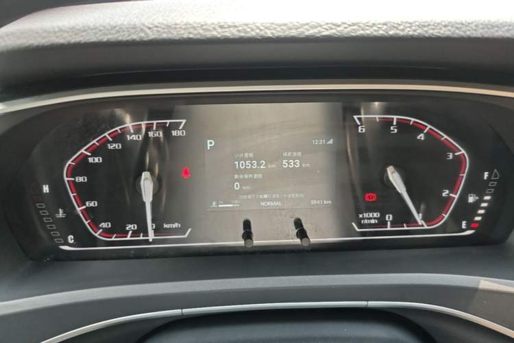 Used SAIC MAXUS Xintu V80 2025 PRO Aoyuntong 2.0T Automatic Long-Wheelbase Mid-Roof Model with 6/7/8/9 Seats Instrument Cluster