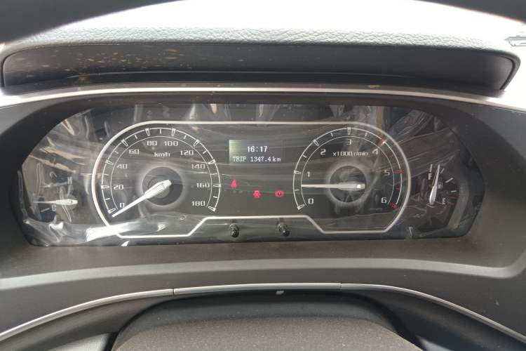 Used SAIC MAXUS Xintu V80 2025 Value Edition Aoyuntong 2.0T Manual Short Wheelbase Mid-Height 127 Ps 7/9 Seats Instrument Cluster