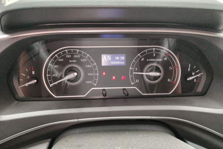 Used SAIC MAXUS Xintu V80 2025 Value Edition Aoyuntong 2.0T AMT Long Wheelbase Mid-Height Roof 127 Ps 6/7/9-Seater Instrument Cluster