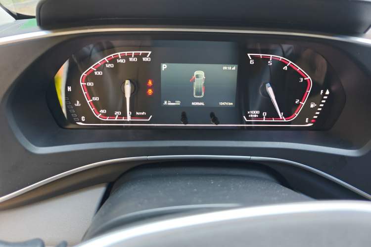 Used SAIC MAXUS Xintu V80 2025 PRO Aoyuntong 2.0T Automatic Long Wheelbase Ultra-Low Roof 6/7/8/9-Seater Instrument Cluster