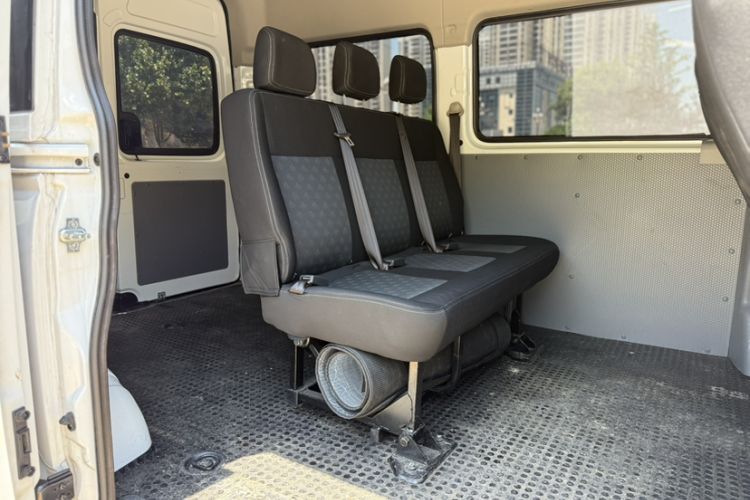 Used SAIC MAXUS Xintu V80 2025 PRO Aoyuntong 2.0T AMT Short Wheelbase Mid-Height 5/6-Seater Interior 4