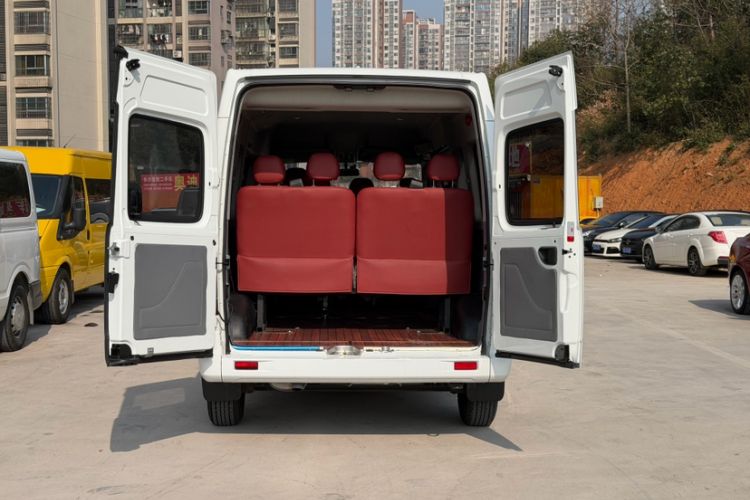 Used SAIC MAXUS Xintu V80 2025 PRO Aoyuntong 2.0T Manual Long Wheelbase Mid-Height 6/7/8/9-Seater Interior 6