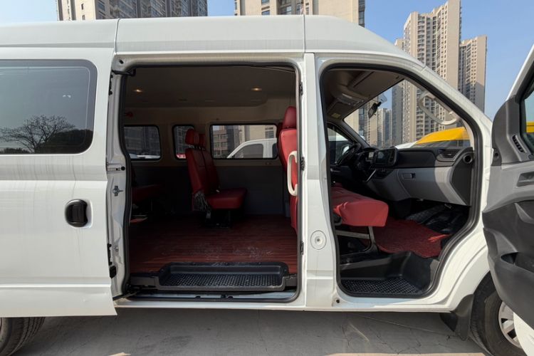 Used SAIC MAXUS Xintu V80 2025 PRO Aoyuntong 2.0T Manual Long Wheelbase Mid-Height 6/7/8/9-Seater Interior 7