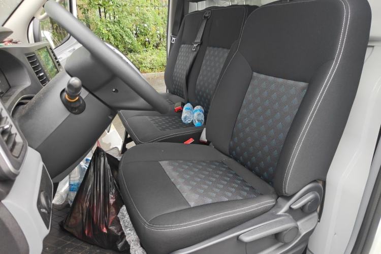 Used SAIC MAXUS Xintu V80 2025 Value Edition Urban Delivery King 2.0T Manual Short Wheelbase Ultra-Low Roof 127 Ps 3 Seats Left Front Seat
