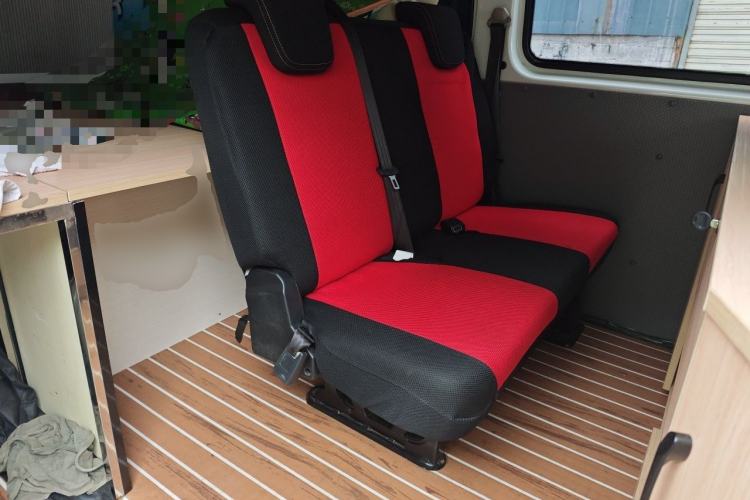 Used SAIC MAXUS Xintu V80 2025 PRO Aoyuntong 2.0T Manual Short Wheelbase Mid-Height 5/6-Seater Left Rear Seat