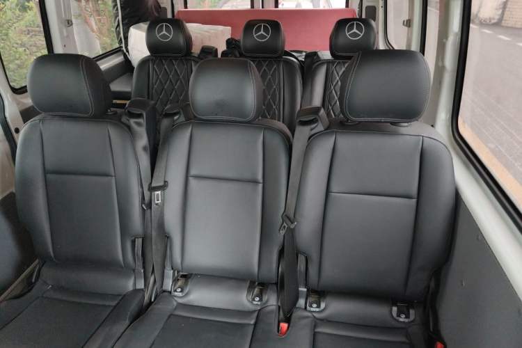 Used SAIC MAXUS Xintu V80 2025 PRO Aoyuntong 2.0T Manual Long Wheelbase Mid-Height 6/7/8/9-Seater Left Rear Seat