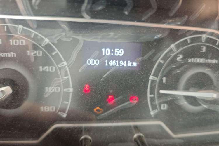 Used SAIC MAXUS Xintu V80  Odometer Close Up