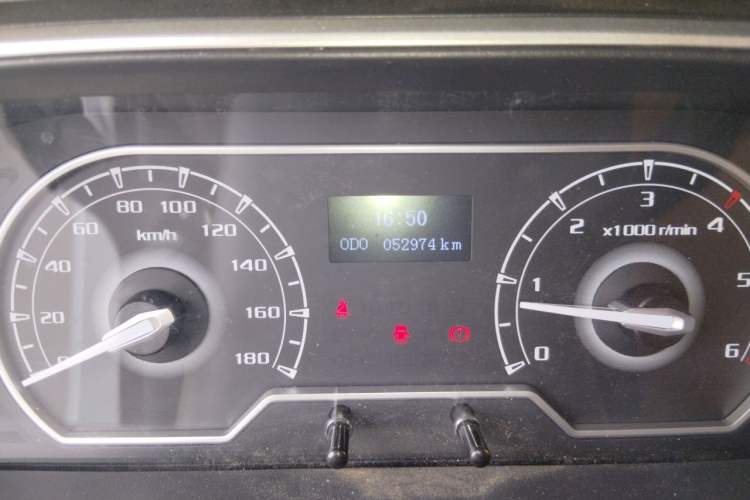 Used SAIC MAXUS Xintu V80  Odometer Close Up